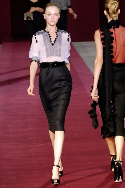 Look 25